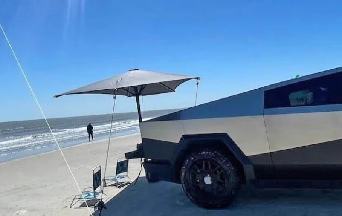 Hitch mounted umbrella - here's a good option