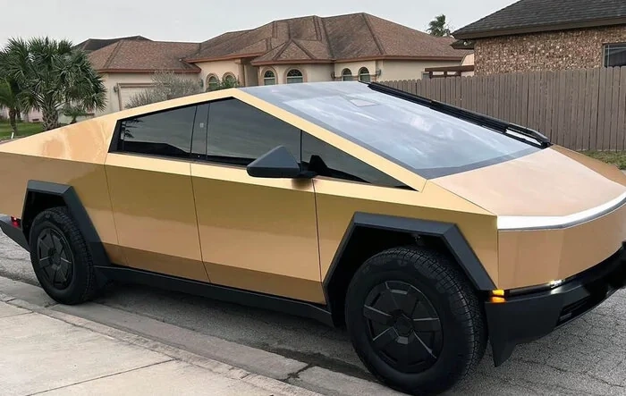Cybertruck wrapped with TWRAPS Milan Gold PPF
