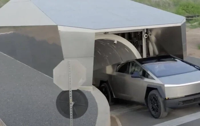Videos: Newly Built Cybertrucks & Model Ys Drive Themselves From Factory to Loading Locations