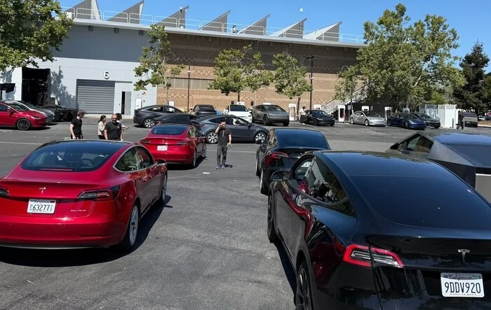 Tesla begins testing Virtual Queue at superchargers this week
