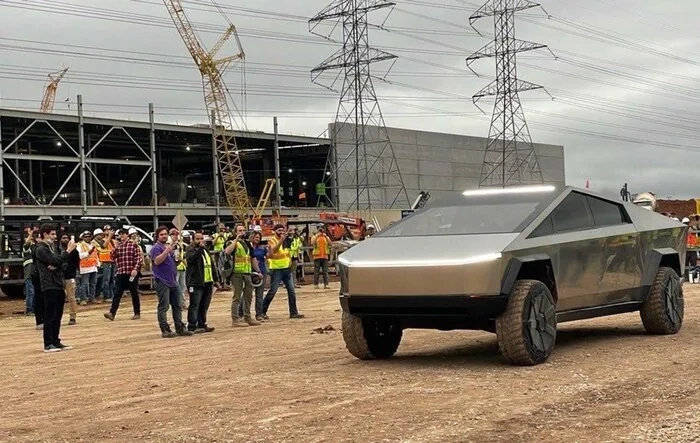 Reuters: Tesla delays production of Cybertruck to early 2023