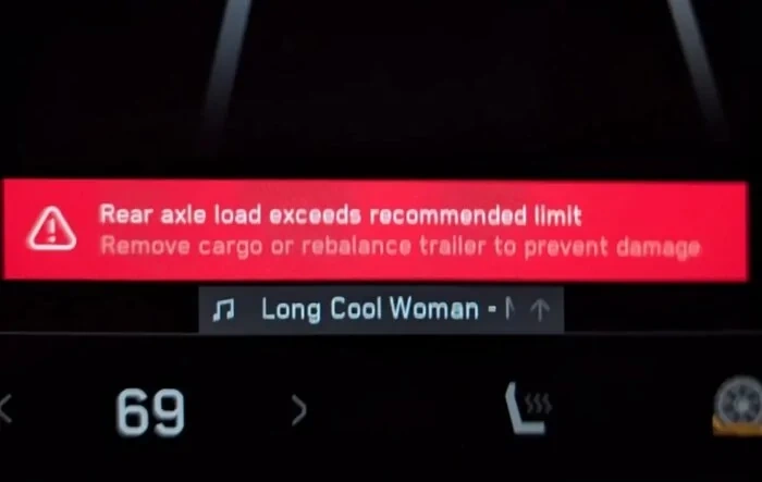 Cybertruck can now warn when Vehicle Load Rating is exceeded (helpful towing feature)