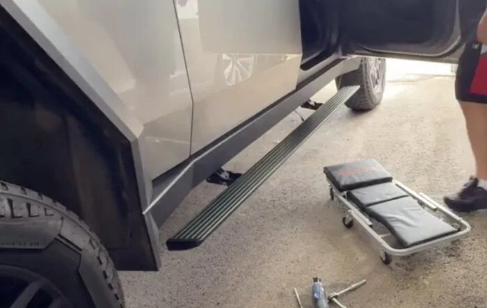 Powerstep (Retractable Power Running Boards) Install by Old Fat Man!