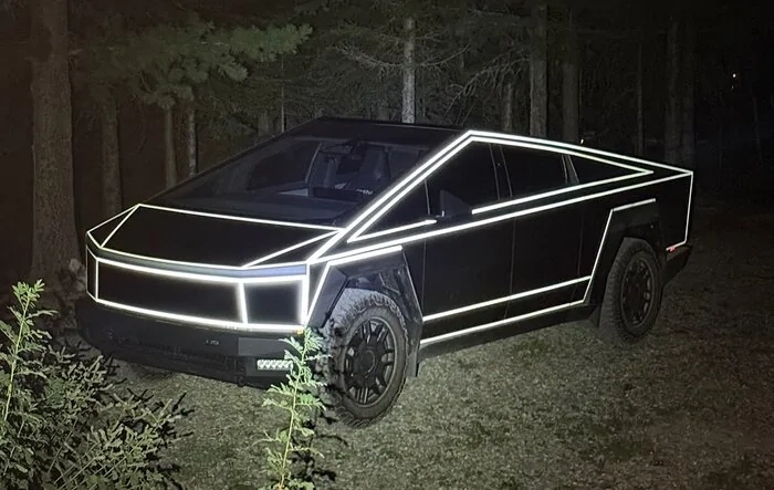 TRON stripes over gloss black wrap and PPF