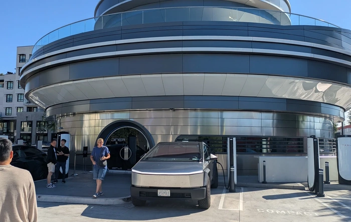 Tesla Diner by way of 3K mile road trip