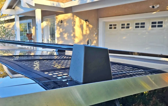 Glass roof rack made by combining a few different parts (DIY)