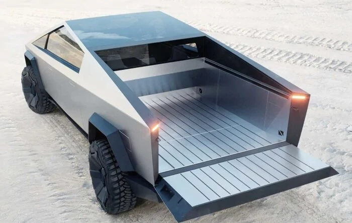 Cybertruck's folding mid gate and roll-down rear window confirmed!