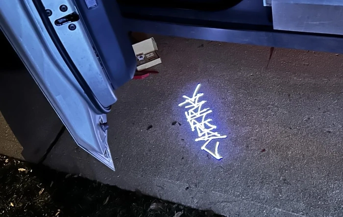 🎄 Tesla Christmas Giveaway! Win 6 Sets of Epic Puddle Lights for FREE! 🎁