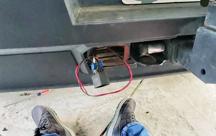 Auxillary 12 Volt Power in rear finally! (Tapped into trailer hitch auxiliary power)