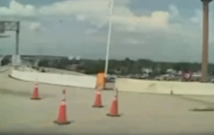 Women sues Tesla claiming Cybertruck crash caused by FSD (video). Musk responds & owners test with their own FSD