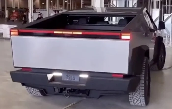 New Cybertruck video clip (from Cyber Rodeo 2022). Shows tail lights & reverse lights