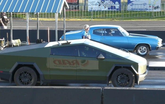 First time using launch mode (drag strip track race vs. muscle car)