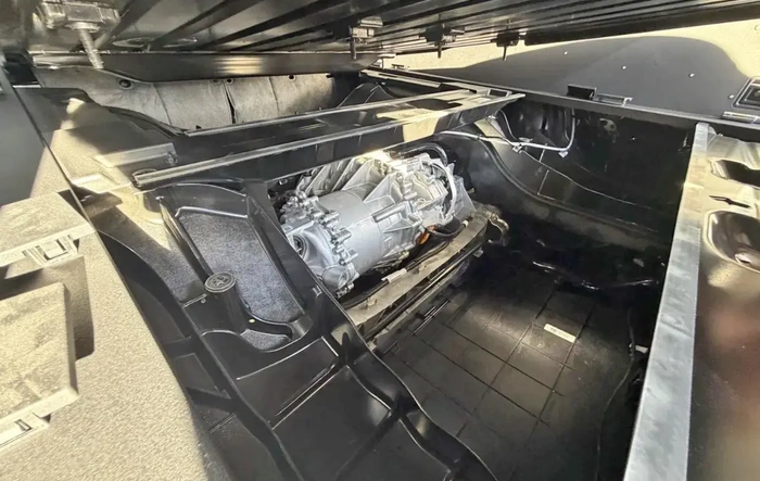 Standard AWD photos: smuggler bay after removing trunk cover