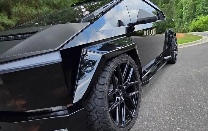 Black Beauty-Wide Body