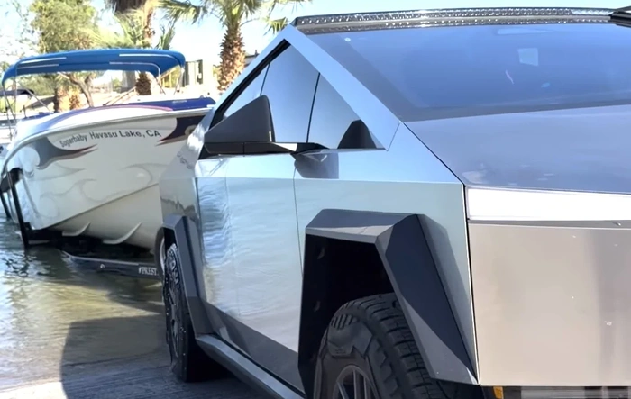 Towing ~10,000 lb boat at the launch ramp