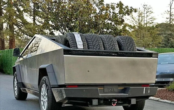 How many tires fit in Cybertruck bed? 8 according to new sighting photos (2/3/23)! 🛞