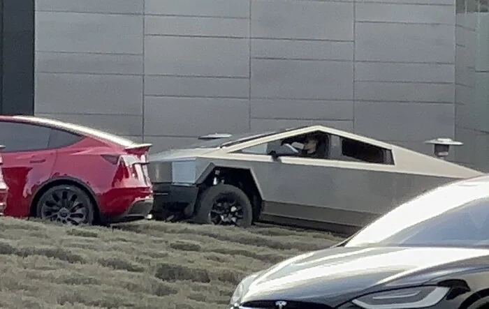 Latest Cybertruck spotted "off road" at Tesla Campus for Engineering Event!!! 👀 [VIDEO]