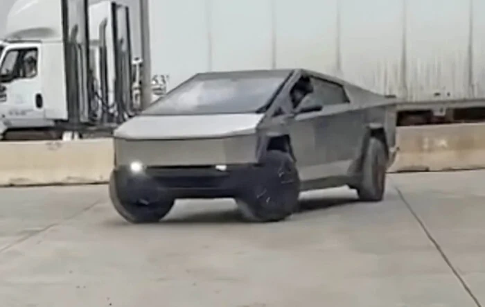 Rear-Wheel Steering showcased in Cybertruck pre-production beta prototype video WOW