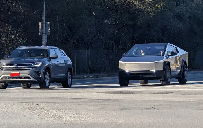 Cybertruck Spotted LIVE in Stanford on Public Roads! [Video]