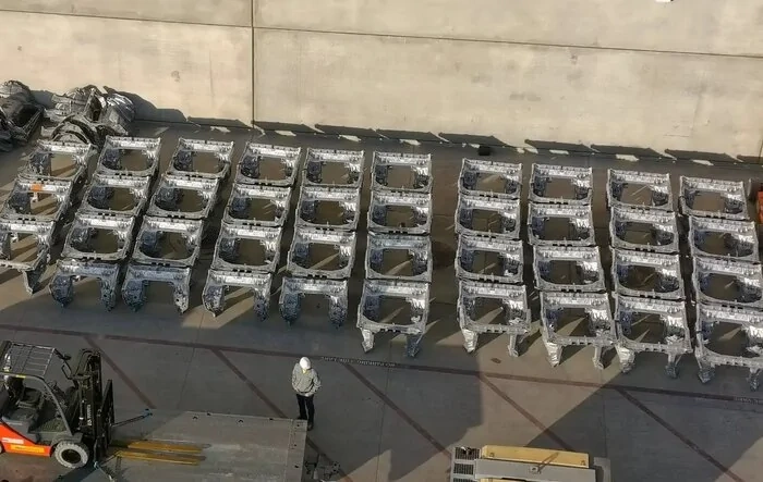 [Correction: Not 100+ Cybertruck Castings spotted at Giga factory] Model Y Castings