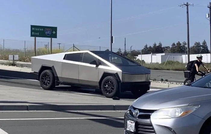 Latest Cybertruck sighting from Fremont [4/25/23]