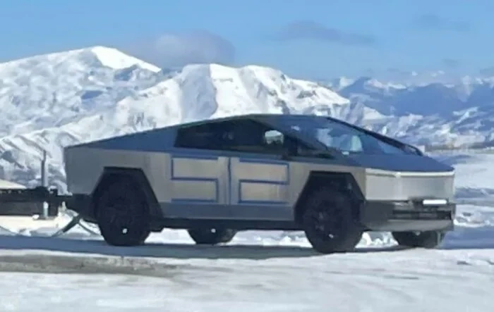 First Cybertruck towing pic with trailer attached + light bar on front bumper