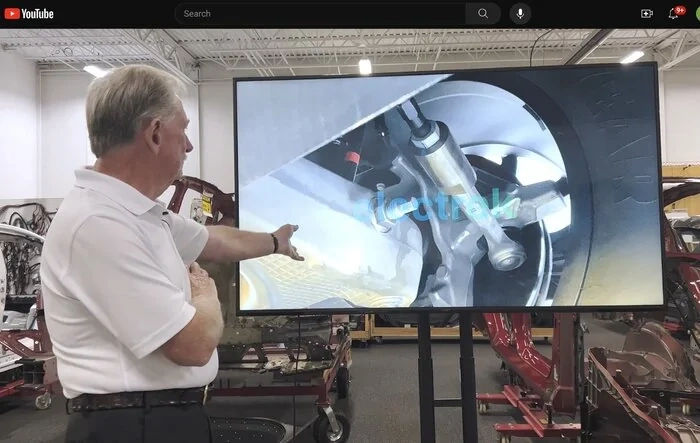 Suspension photos analyzed by Sandy Munro
