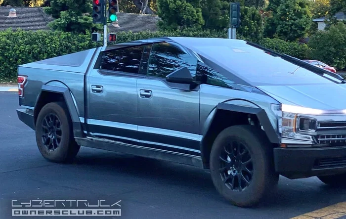 Cybertruck F-150 spotted driving around Palo Alto streets (8/14/23)
