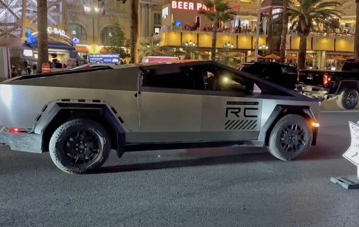Cybertruck spotted on the Las Vegas Strip!