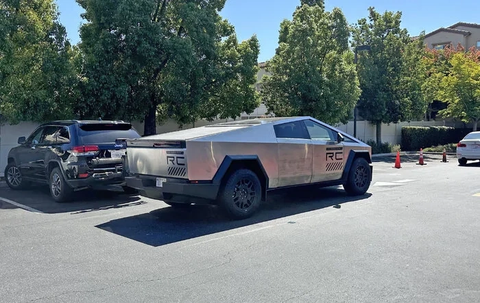 Cybertruck spotted getting Chik-fil-A 🍗