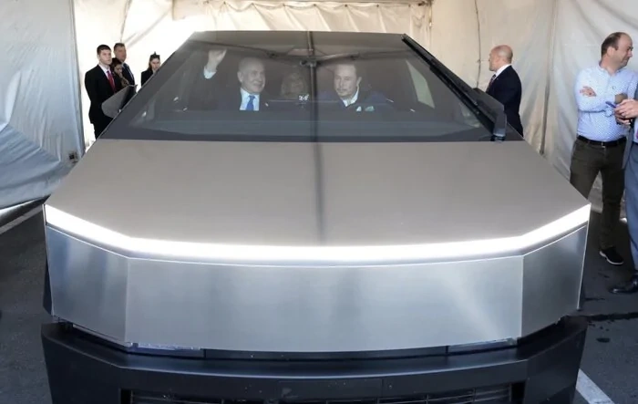🕶️ Elon takes Prime Minister Netanyahu for a Cybertruck spin and interior look! [⚠️ ADMIN WARNING: NO POLITICS]