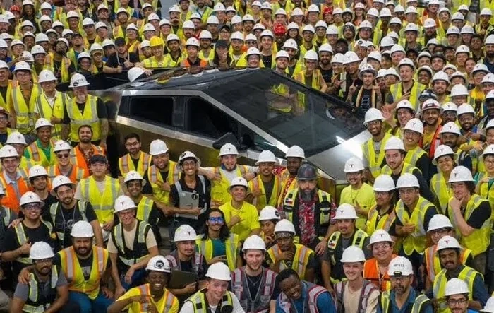 Giga Texas will have 60K+ employees once Cybertruck production is ramped up 👷‍♂️