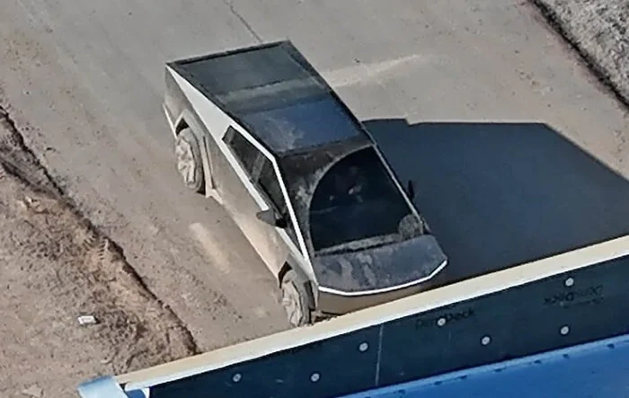 Cybertruck Work Truck duties on construction site? + Windshield wiper coverage area look