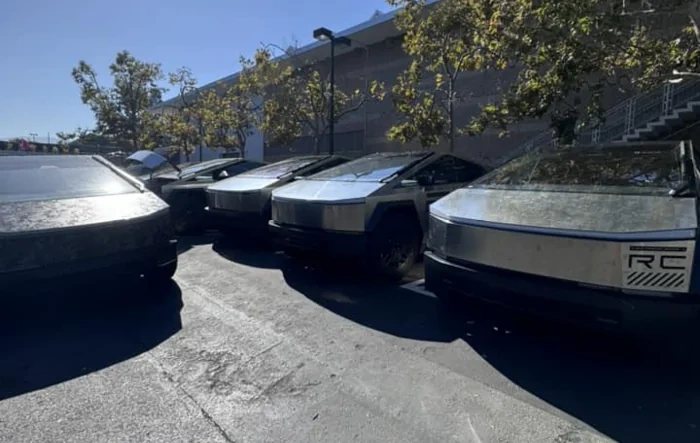 Several Cybertrucks All Together!