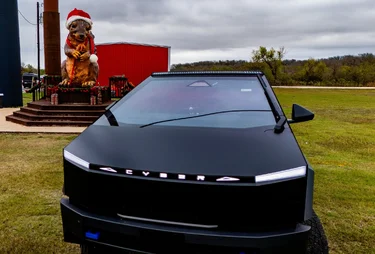 Tesla Cybertruck ☃️Post Your December Cybertruck Photos HERE! (RWCev CTOTM Giveaway Contest) Cybertruck-LLL-Links-Full-Lo