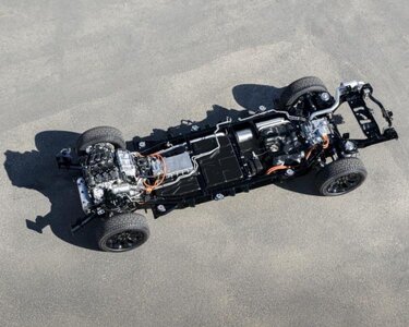 ram-my27-1500-rev-feature-panel-power-m.jpg.image.1000.jpg