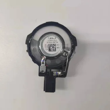 1079741-00-A_3.webp