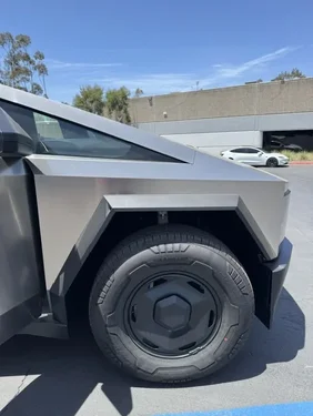 Tesla Cybertruck Dual AWD Cybertruck ($59K) Demo drive review & photos {filename}